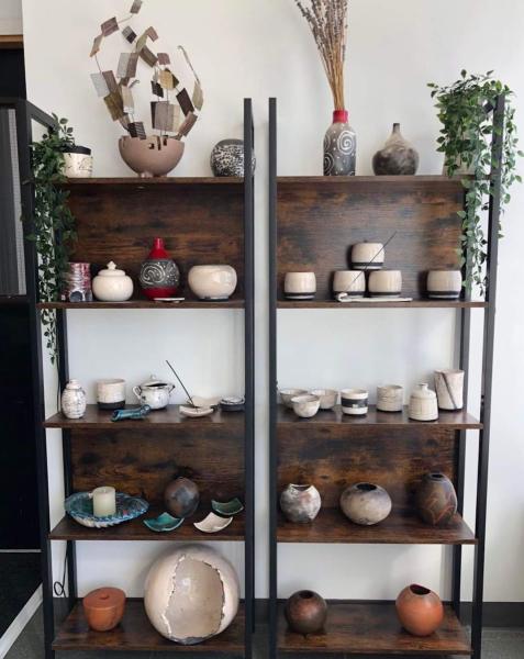 Pottery Terre Et Biscuit