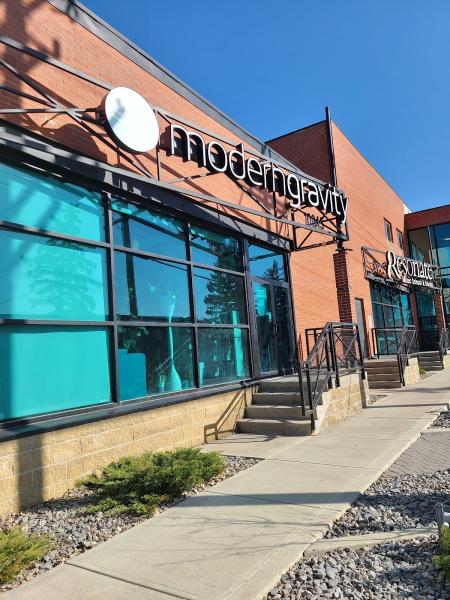 Modern Gravity Float Studio