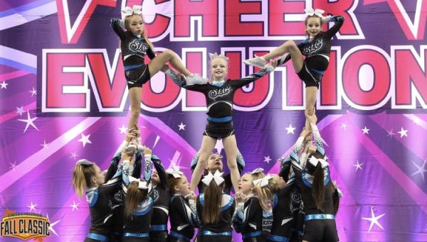 Snow Leopards Cheerleading