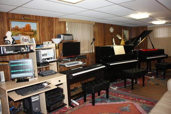 Leon's Music Studio